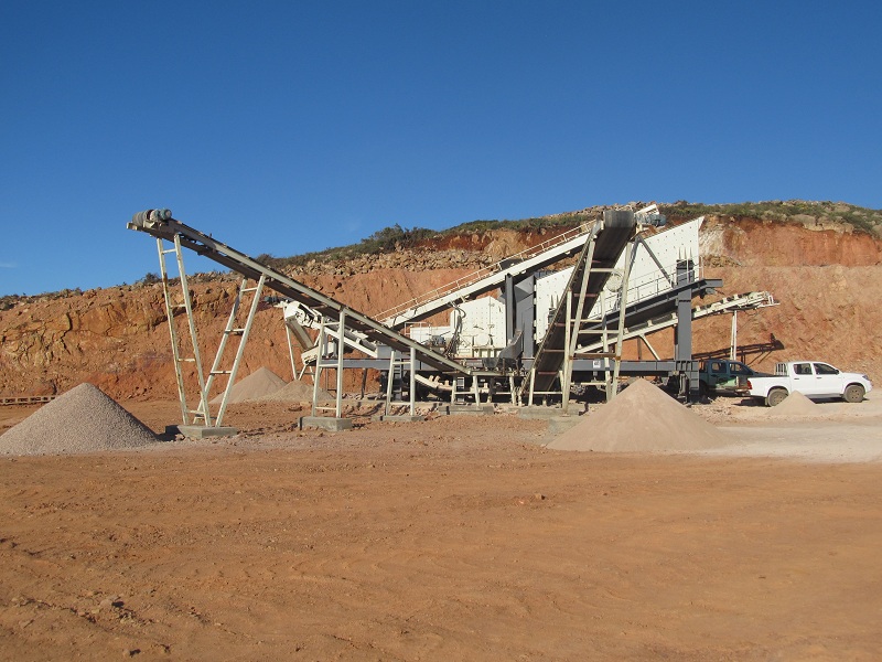 DT75型固定式皮带输送机使用现场: