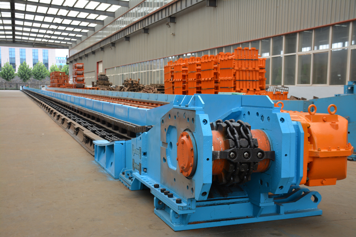 煤矿井下巷道用刮板输送机