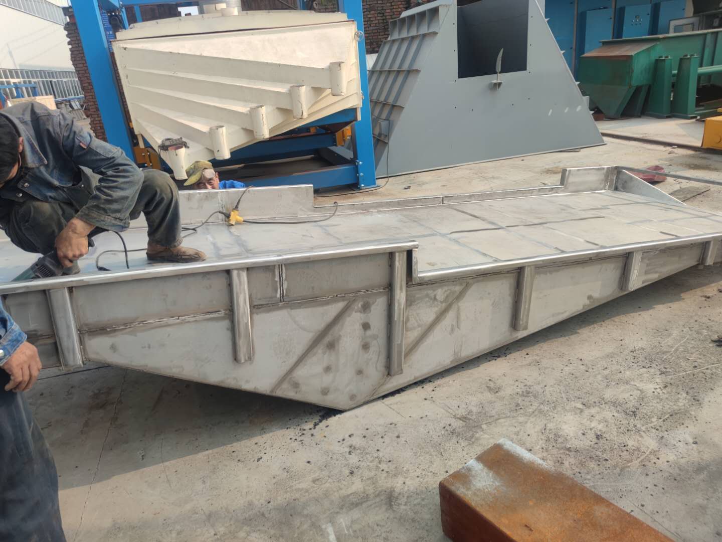 振动磁选机生产中 振动磁选机生产中