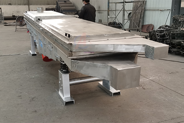 土豆使用直线筛进行分级